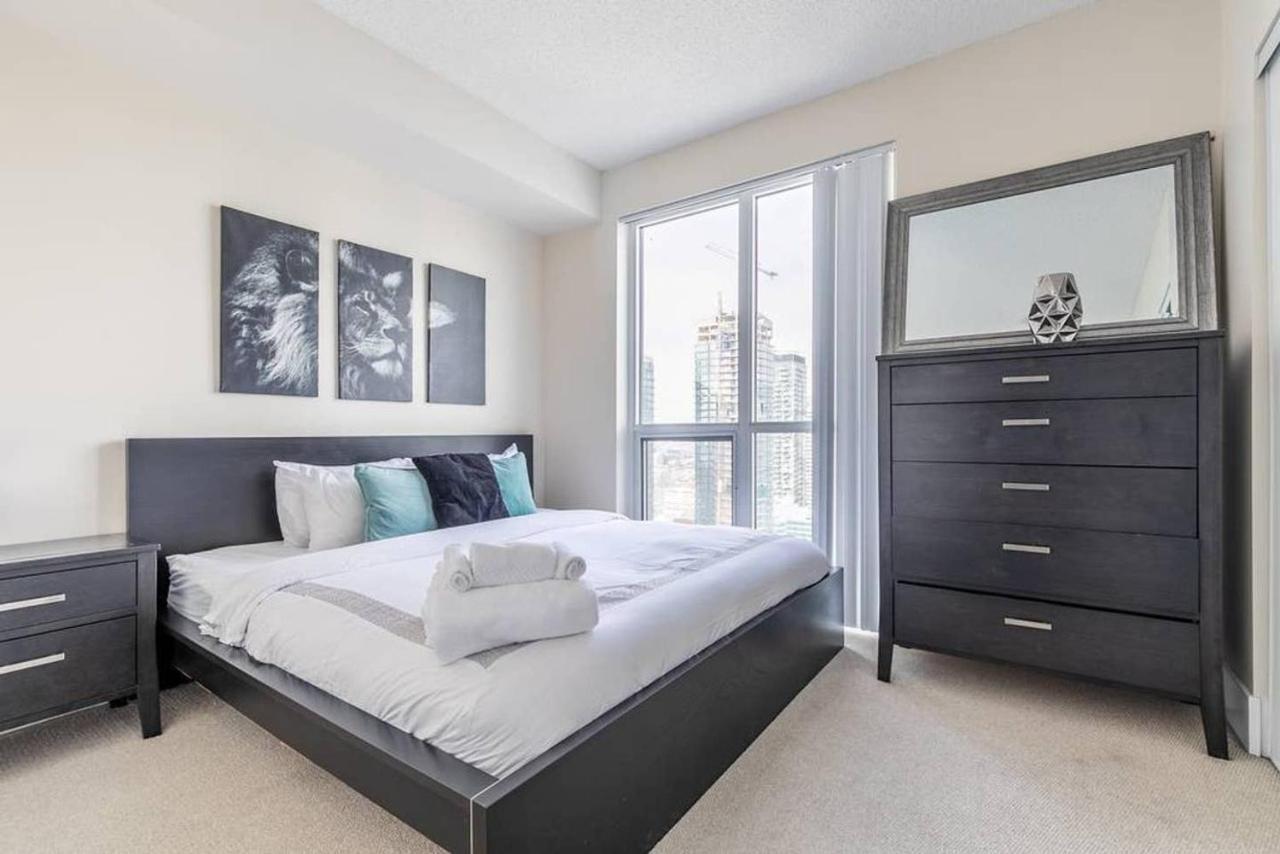Stunning Views Of Downtown - Luxury High Rise With King Bed! Villa Торонто Екстериор снимка